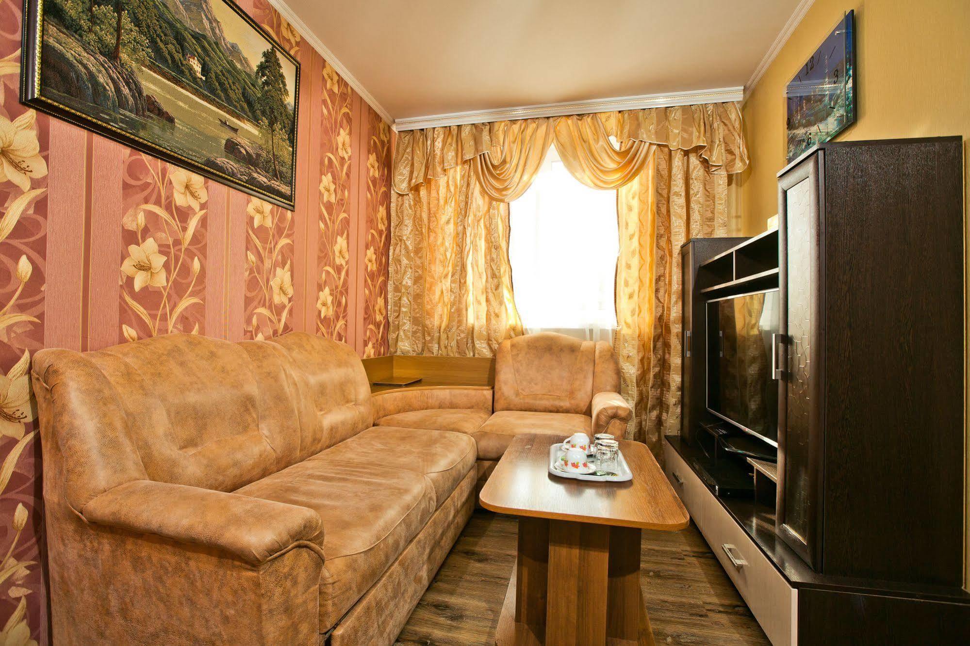 Hotel Boyard Ussuriysk Ngoại thất bức ảnh